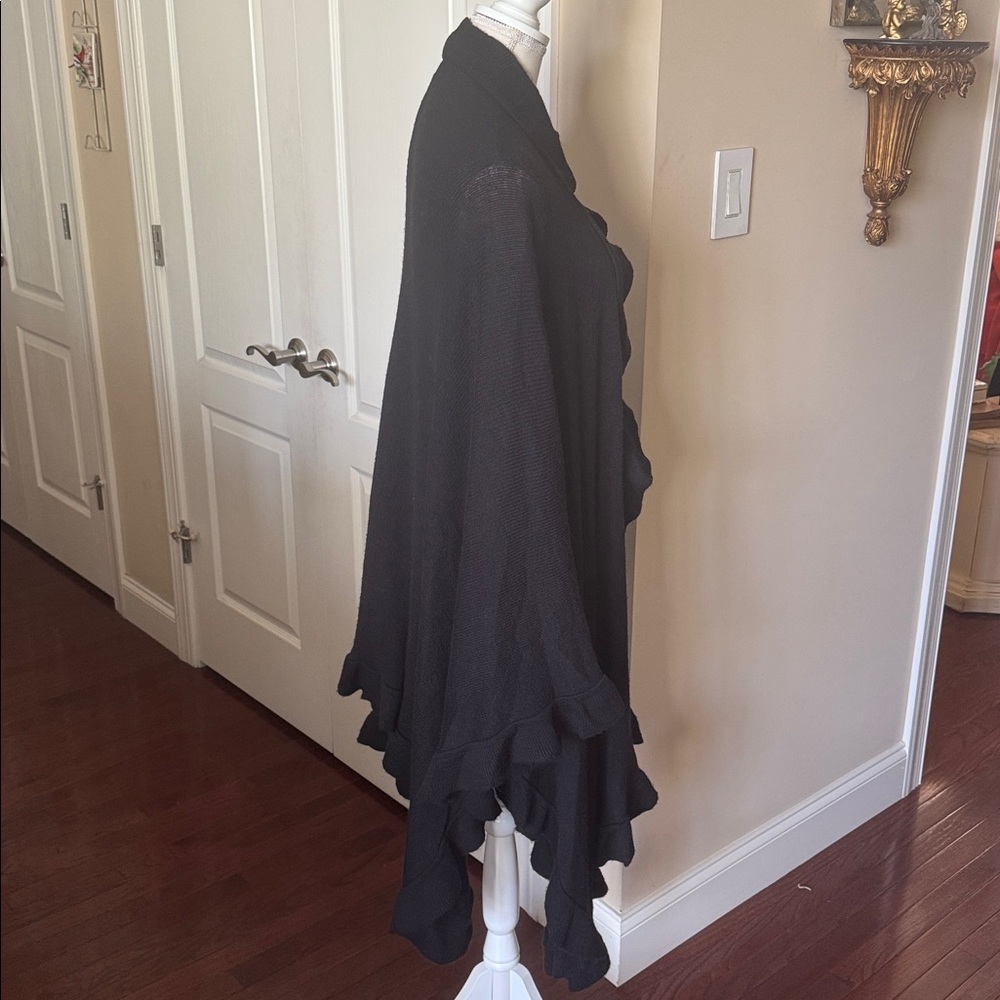 CROFT & BARROW Black Women's Ruffle Detail Wrap Flowy Poncho One Size Cozy - Picture 7 of 11